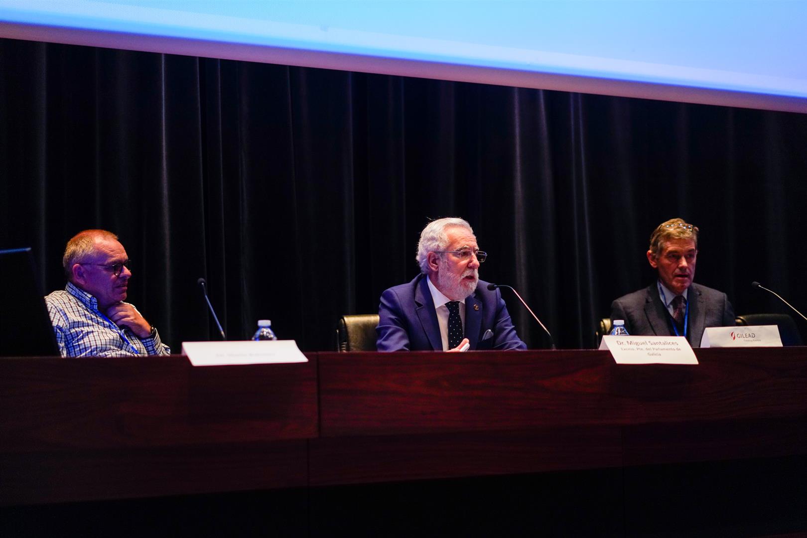 Foto da noticia:Denominar Álvaro Cunqueiro ao Hospital de Vigo “fai xustiza a un home que dedicou a súa vida a Galicia e á literatura", recorda Santalices